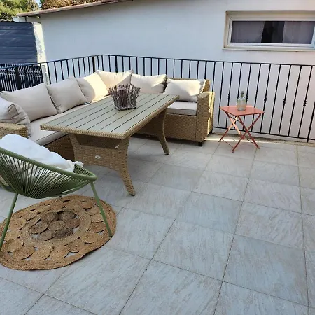 Maison Bord De Hébergement de vacances